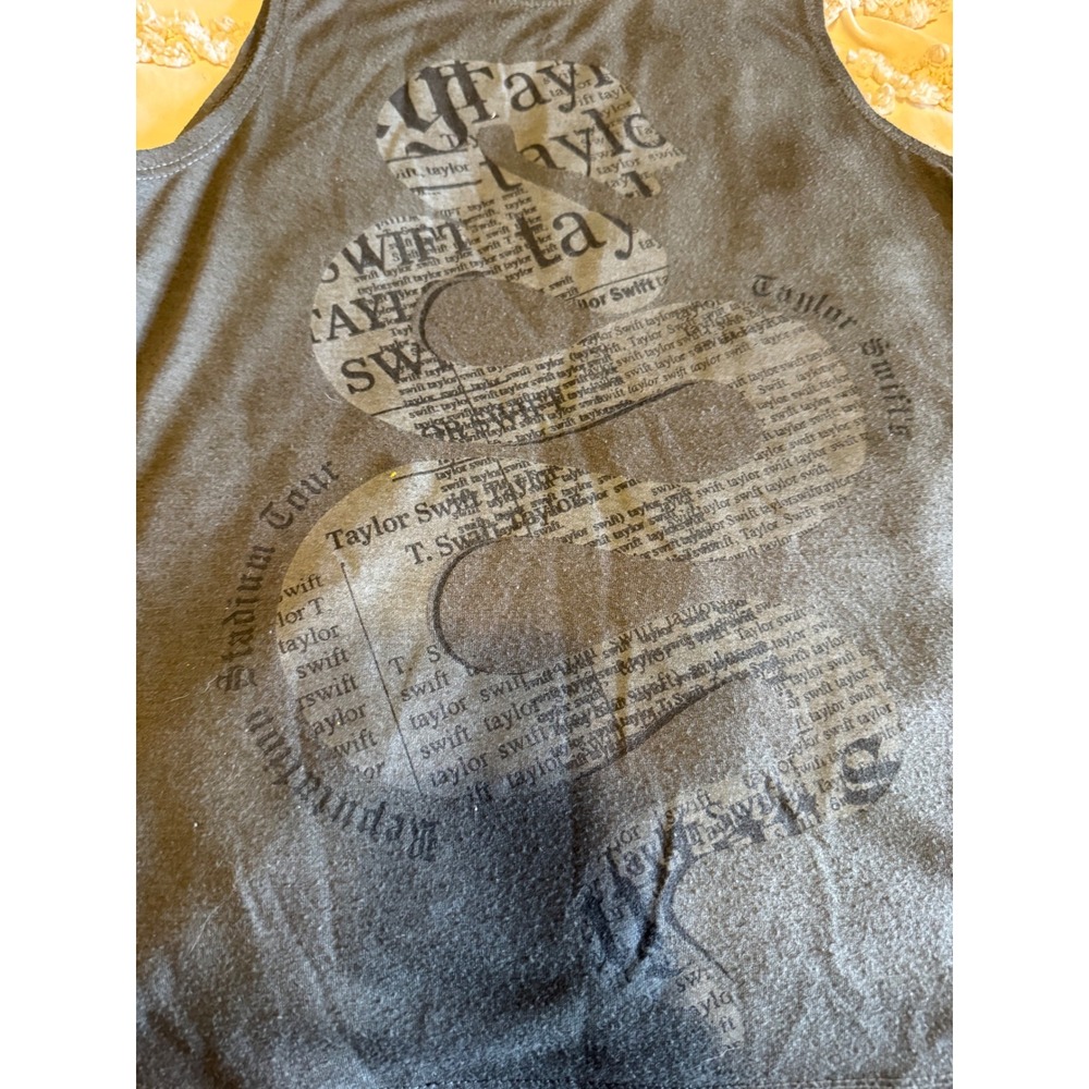 Taylor Swift Reputation Stadium Tour Snake Graphic Muscle Tank Top Gray Small - Picture 2 of 4